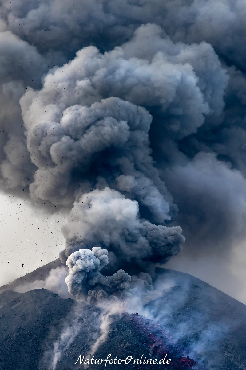 Vulkanausbruch vom Anak Krakatau, Sundastra§e, Indonesien, Asien