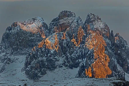 Berggruppe Cadini di Misurina im letzten Licht, Dolomiten, Südtirol, Italien
