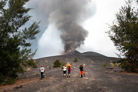 Vulkanausbruch vom Anak Krakatau, Sundastra§e, Indonesien, Asien