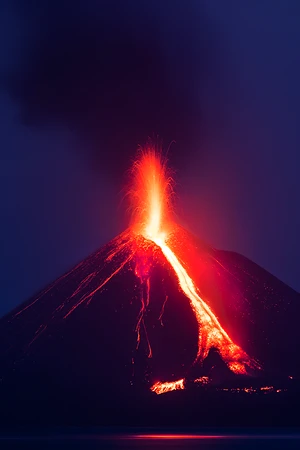 Vulkanausbruch in der Nacht vom Anak Krakatau, Sundastra§e, Indonesien, Asien